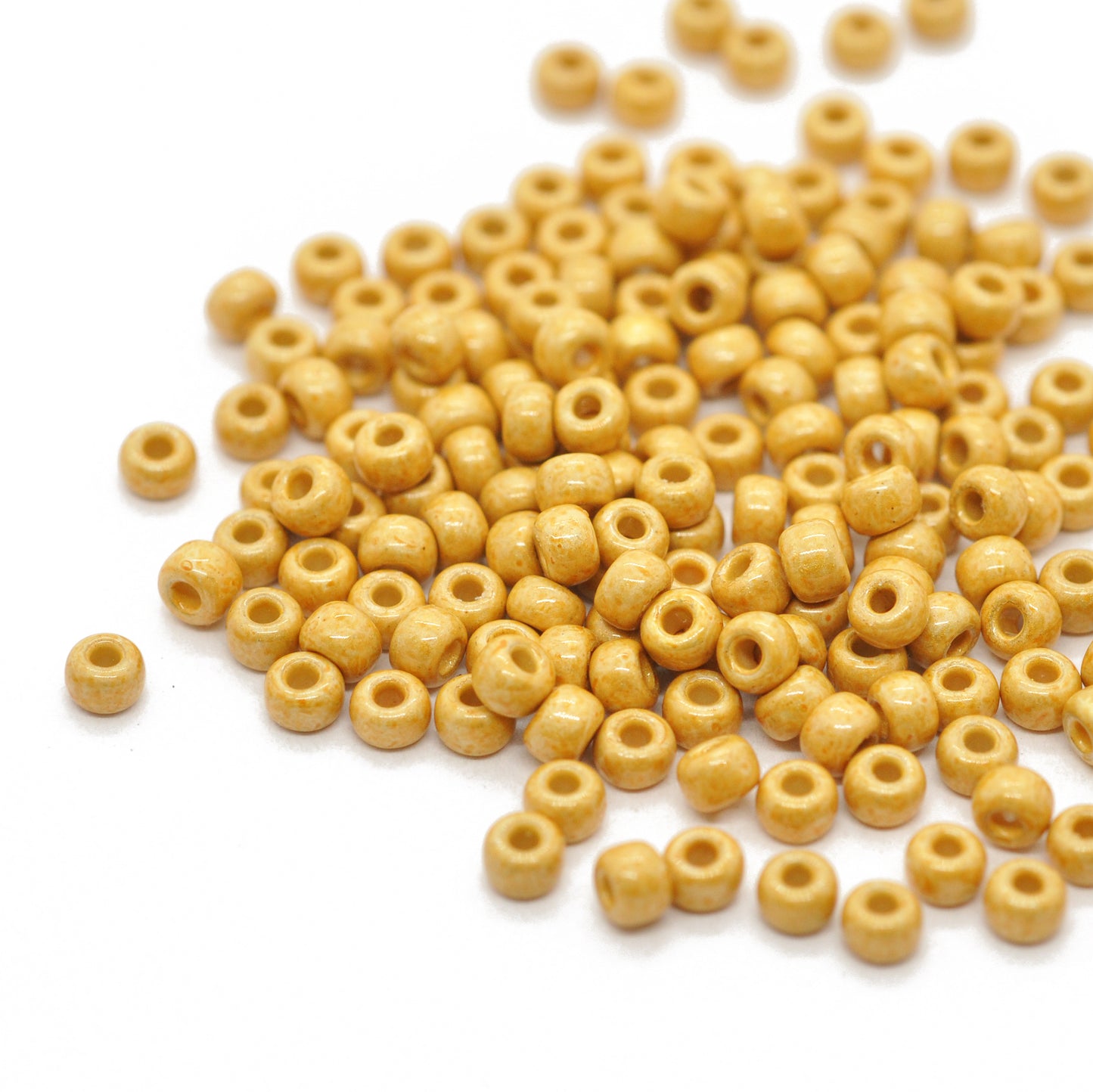 Miyuki Rocailles 8/0 duracoat gold galvanized matt / 11gr. Ø 3mm (4202F)