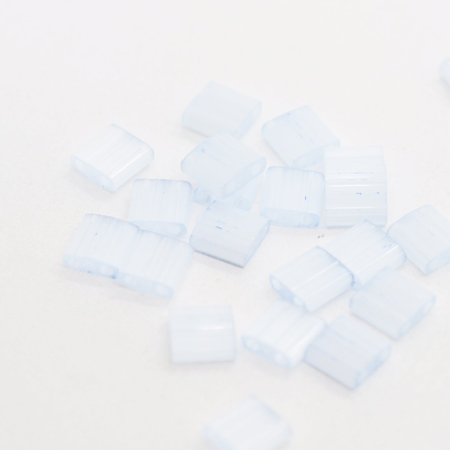 Miyuki Tila cornflower blue silk / 5gr. / TL2562