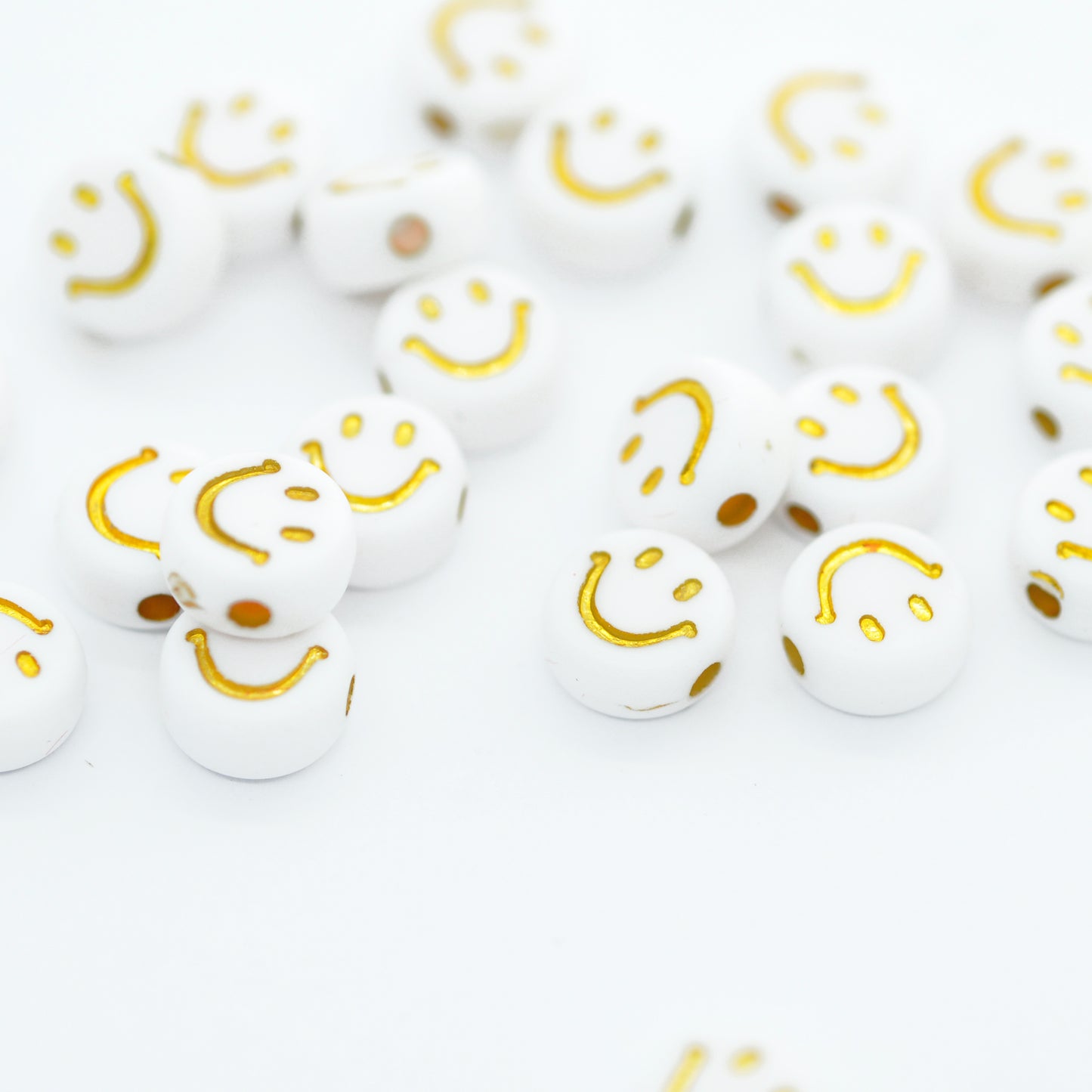 Acrylic Smiley gold white / 7mm