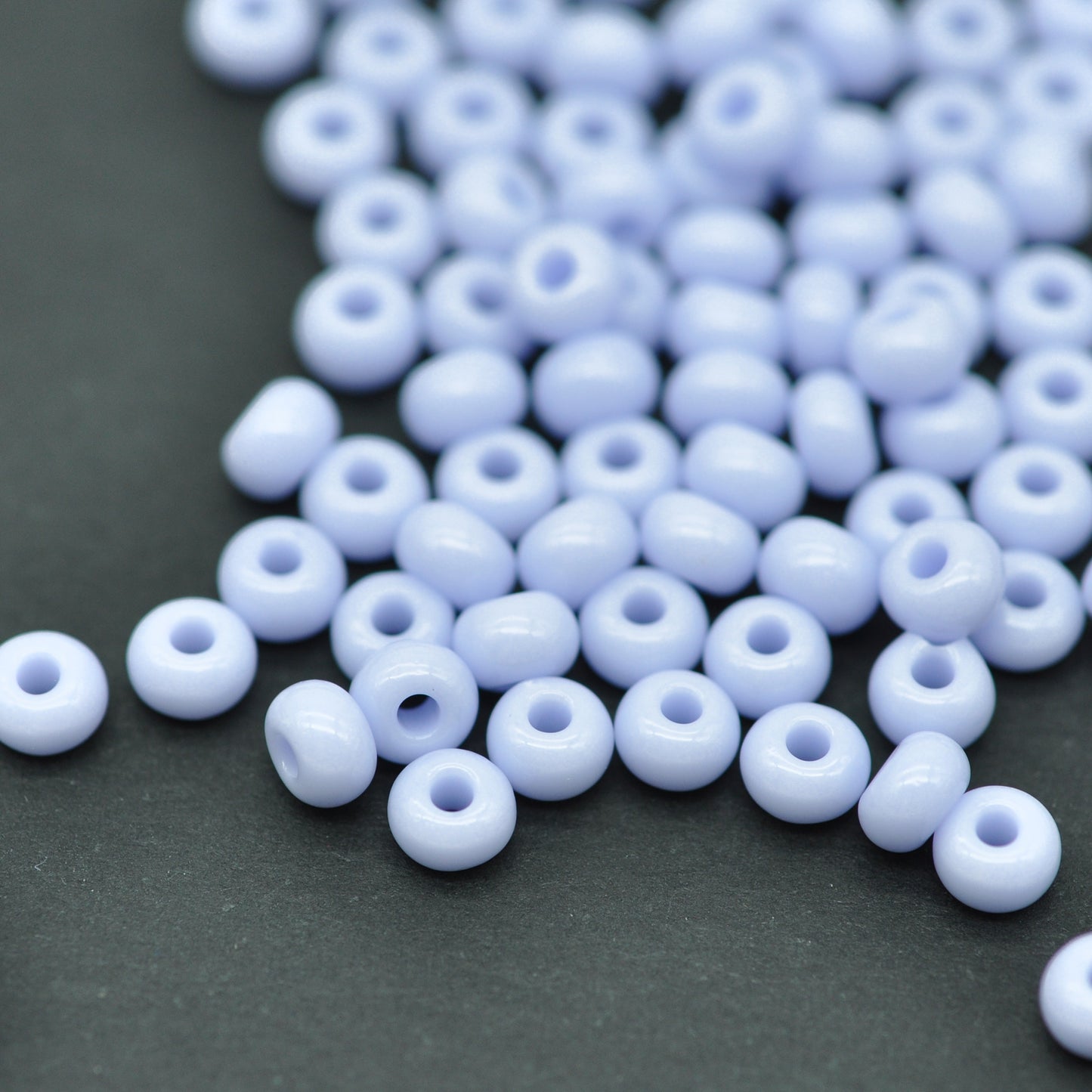 Preciosa Rocailles / light violet opaque 6/0 / Ø 4mm / 17gr.