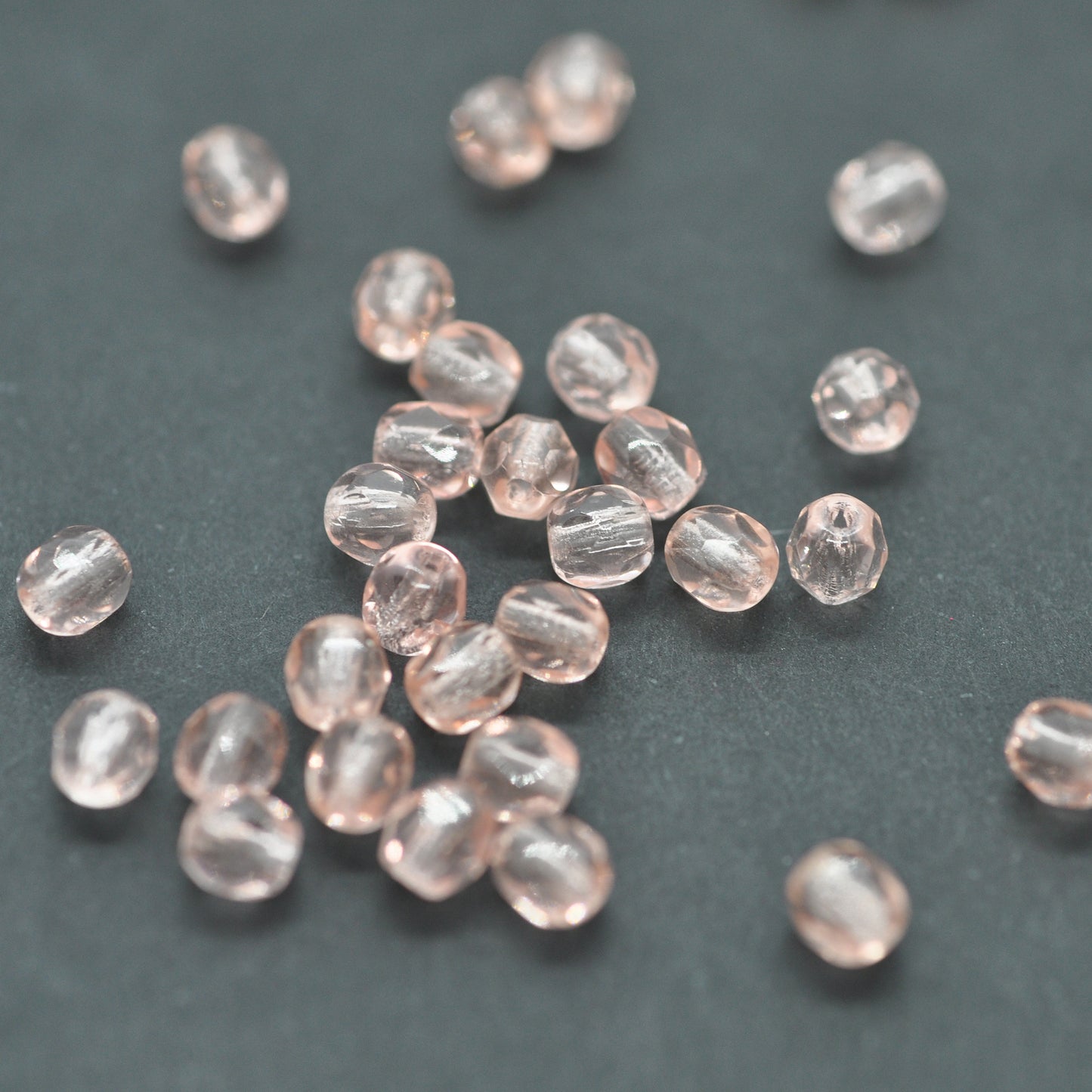 Preciosa ground glass beads / pink / 100 pcs. / 4mm