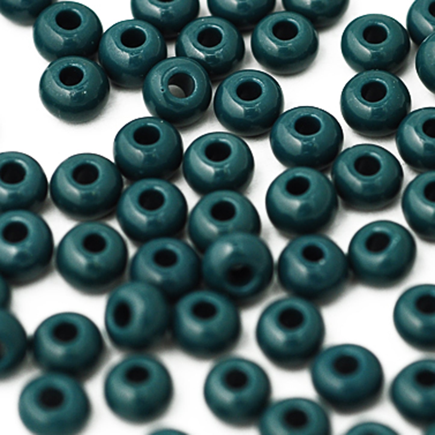 Preciosa Rocailles dark green opaque / Ø 4.5mm (5/0) / 15gr.