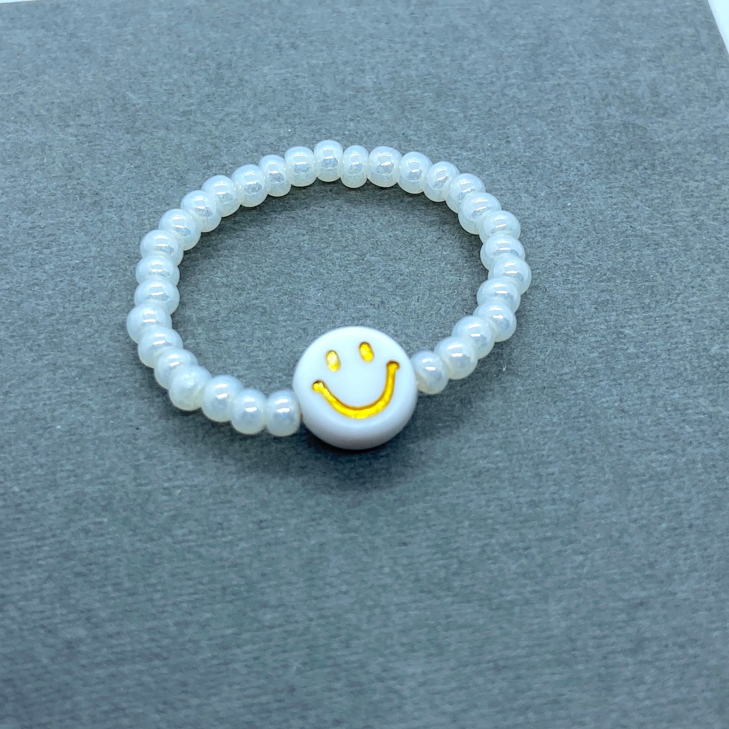 Smiley Ring / weiss