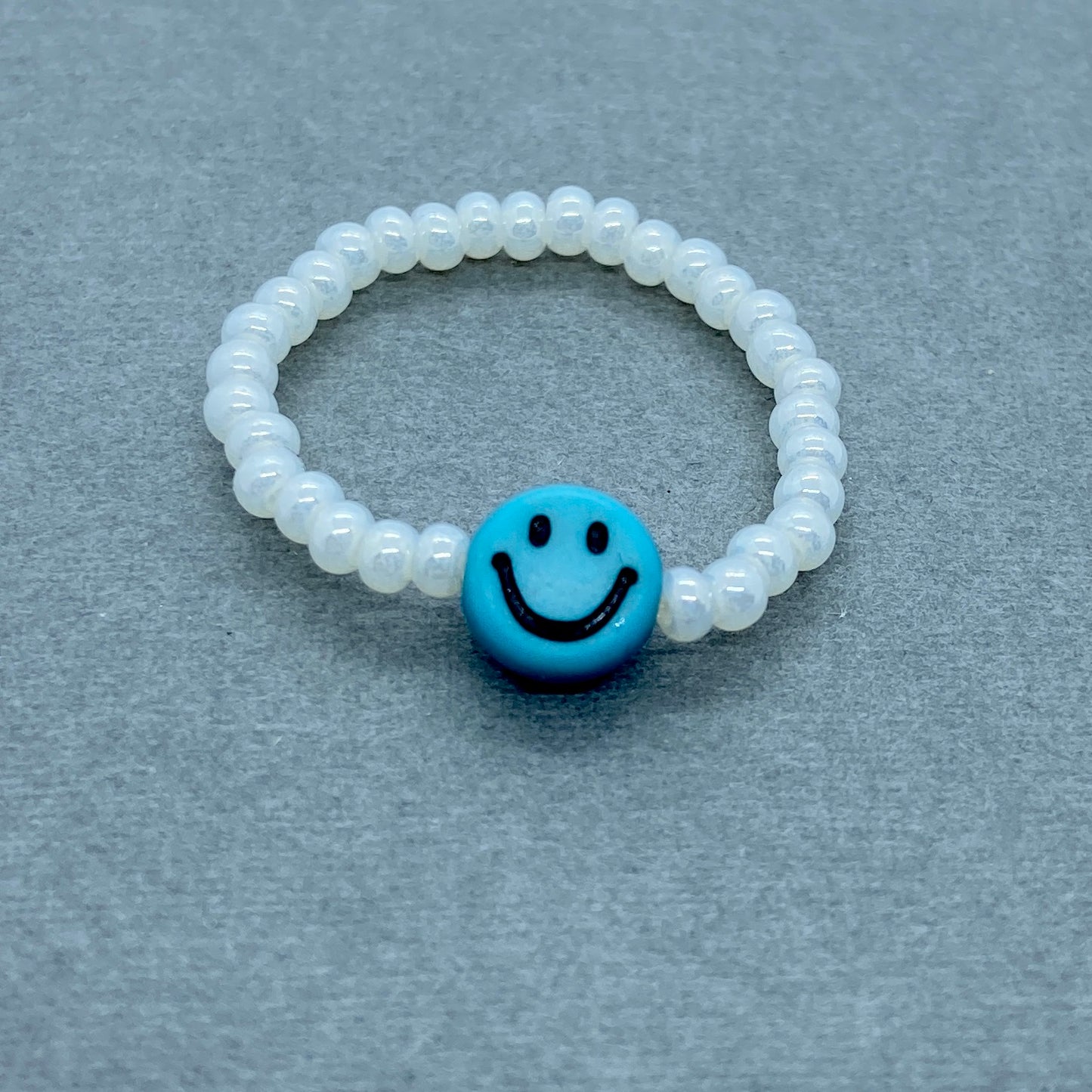 Smiley Ring / weiss