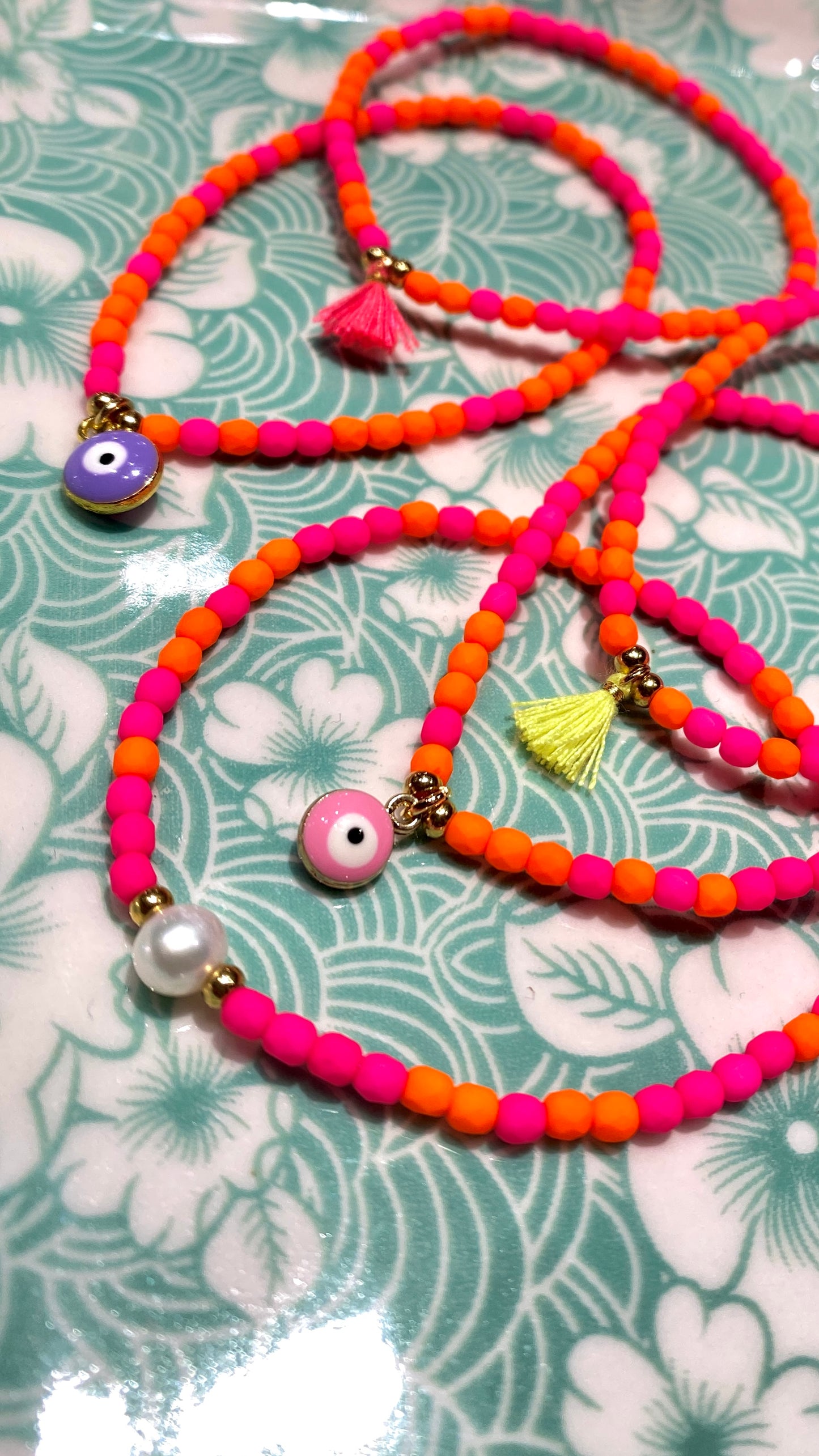 Preciosa ground glass beads / neon pink orange mix / 100 pcs. / 3mm