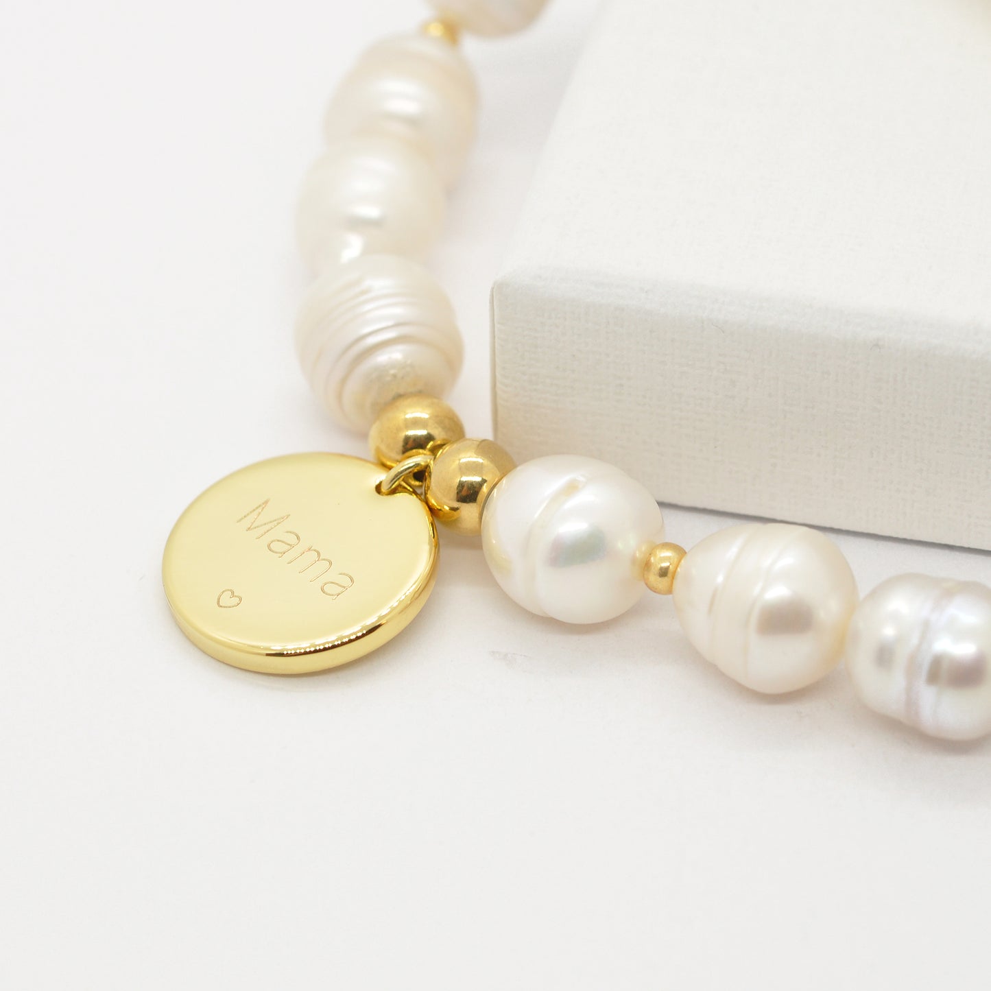 Mama bracelet made of large freshwater pearl / gold plated