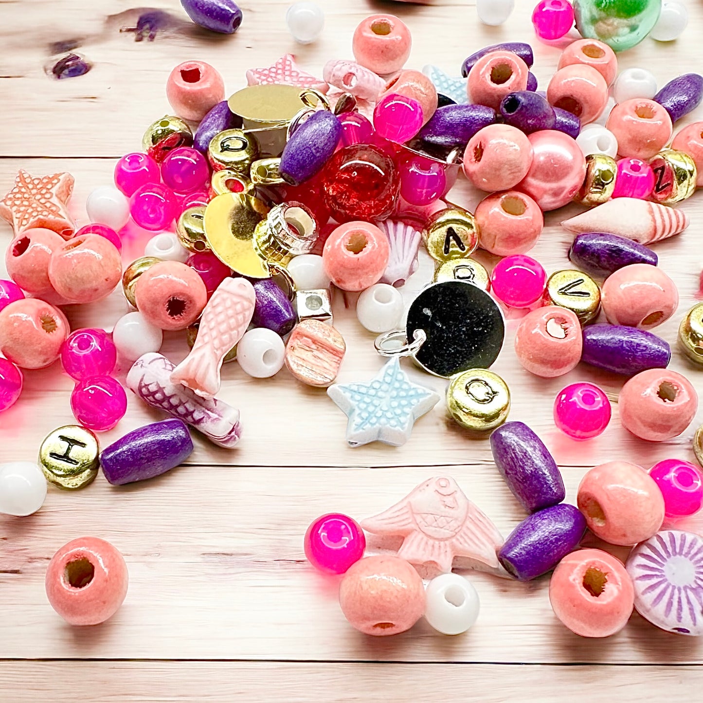 NUENA SCHATZKISTE / DIY Perlen Set gemischt