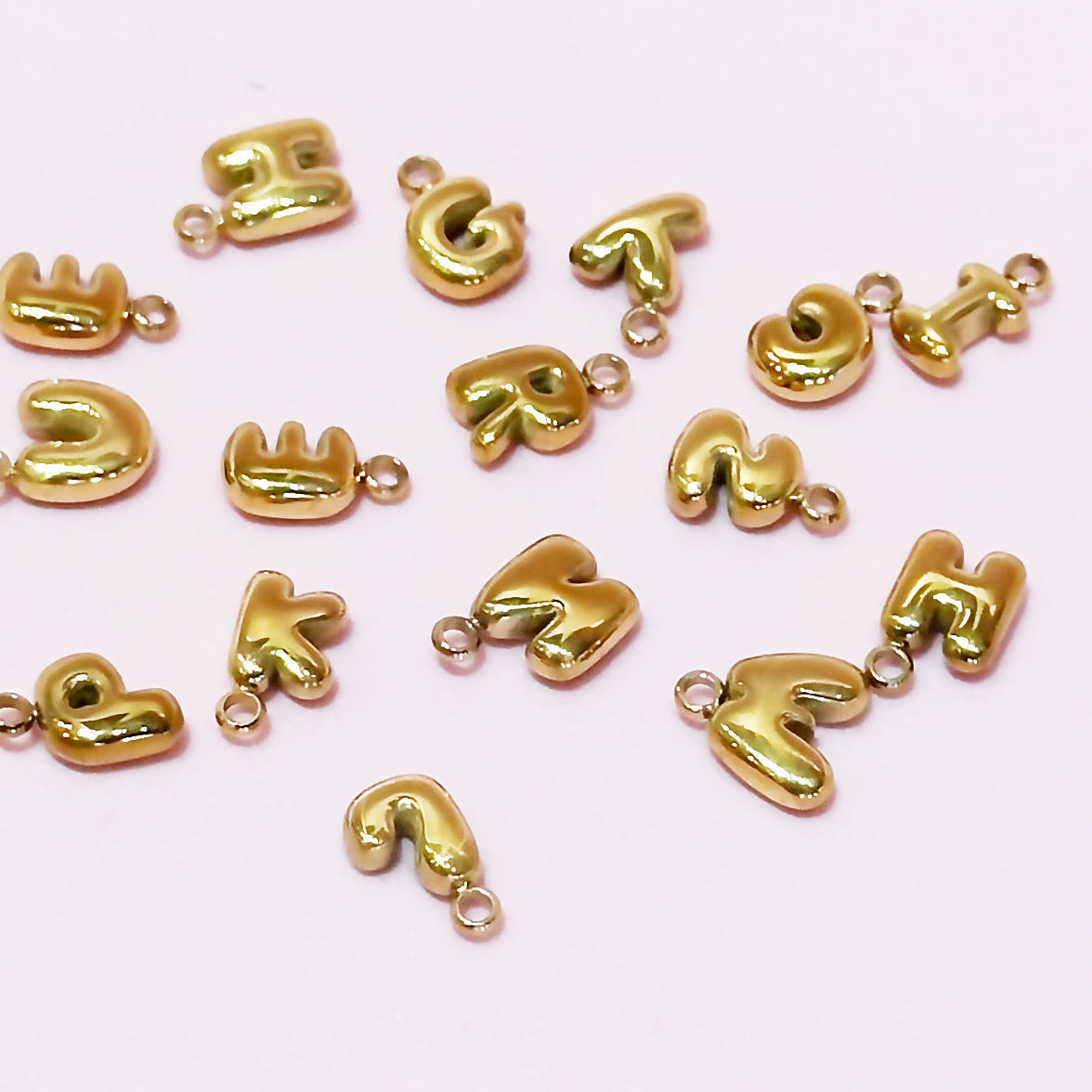 Bubble Buchstaben Charms Halskette / Edelstahl – NUENA HAMBURG