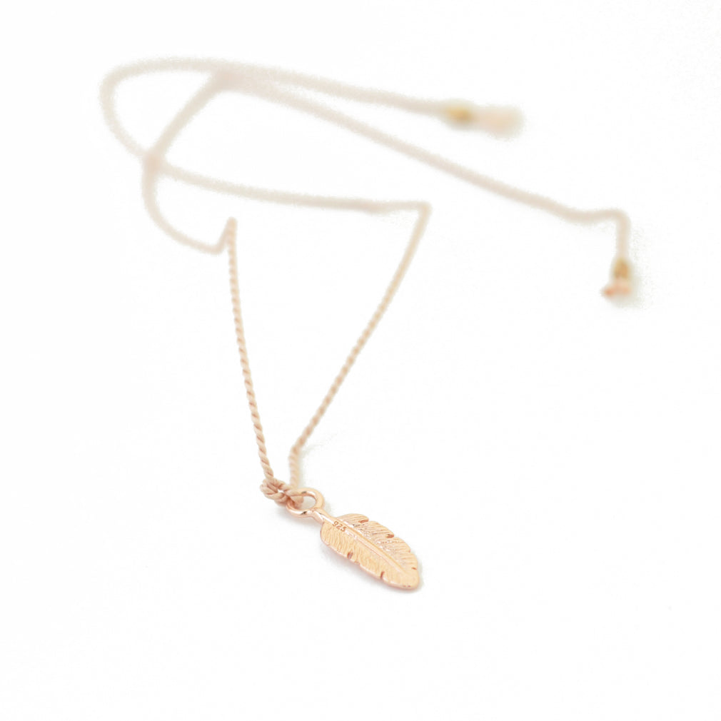 Delicate feather pendant / 925 silver gold plated / 14mm