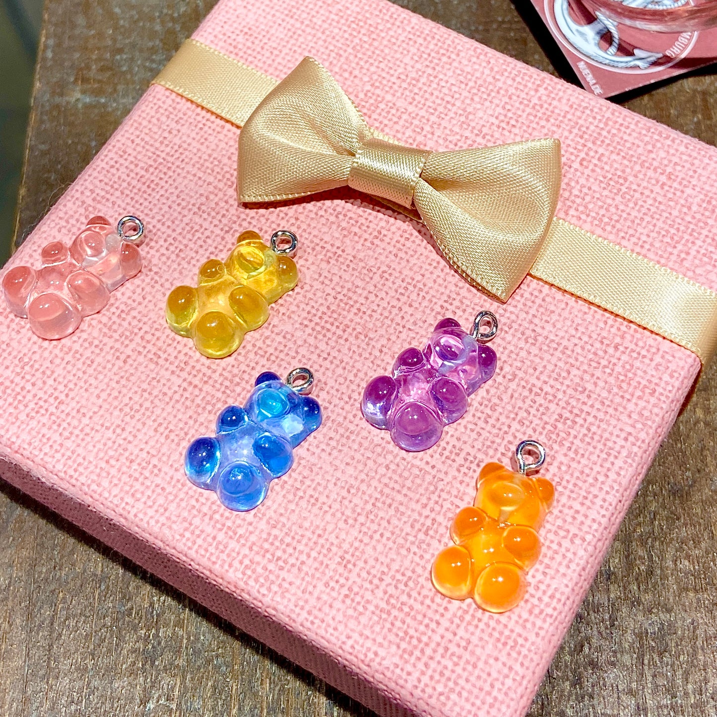 Gummy bear pendant / teddy with eyelet / 15mm