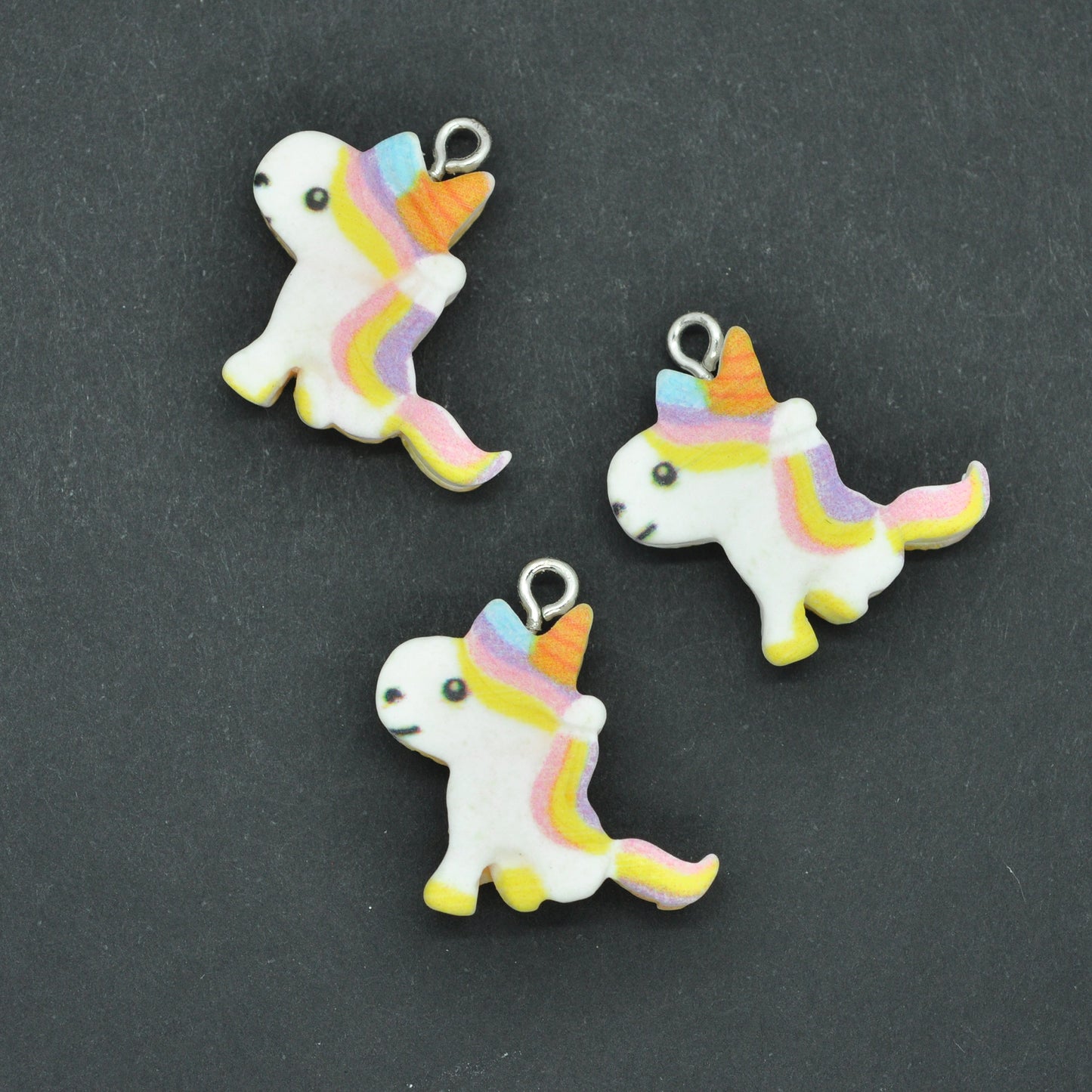 Unicorn pendant / acrylic / 21 mm
