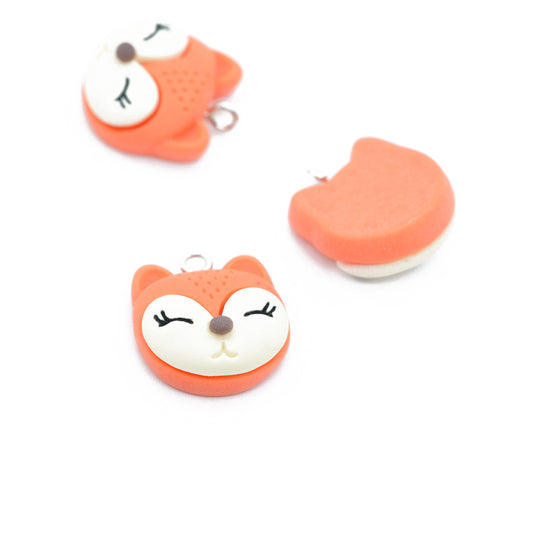 Cute fox pendant / acrylic / 18 mm