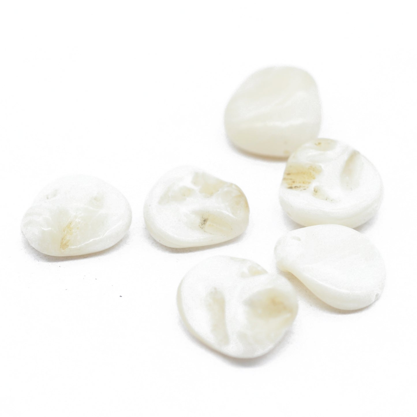 Mother of pearl nuggets white / 8-12 mm