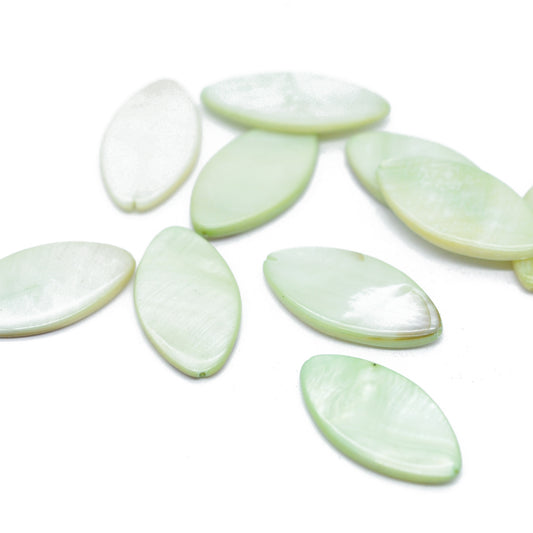 Mother of pearl ellipse green / 16x30 mm