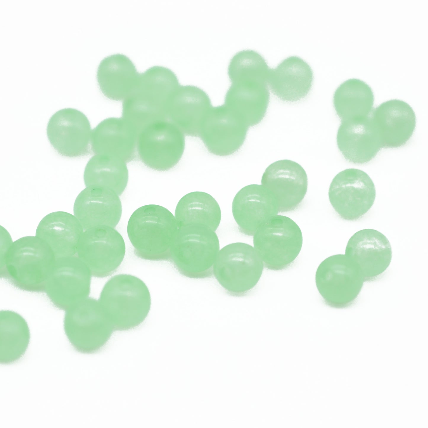 Jade gemstone ball / mint green / Ø 4mm