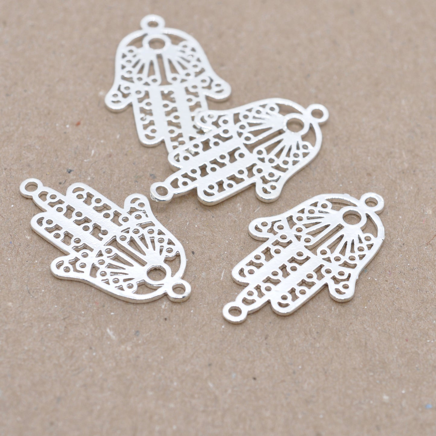 Hamza Hand of Fatima connector / silver colored / 22 mm