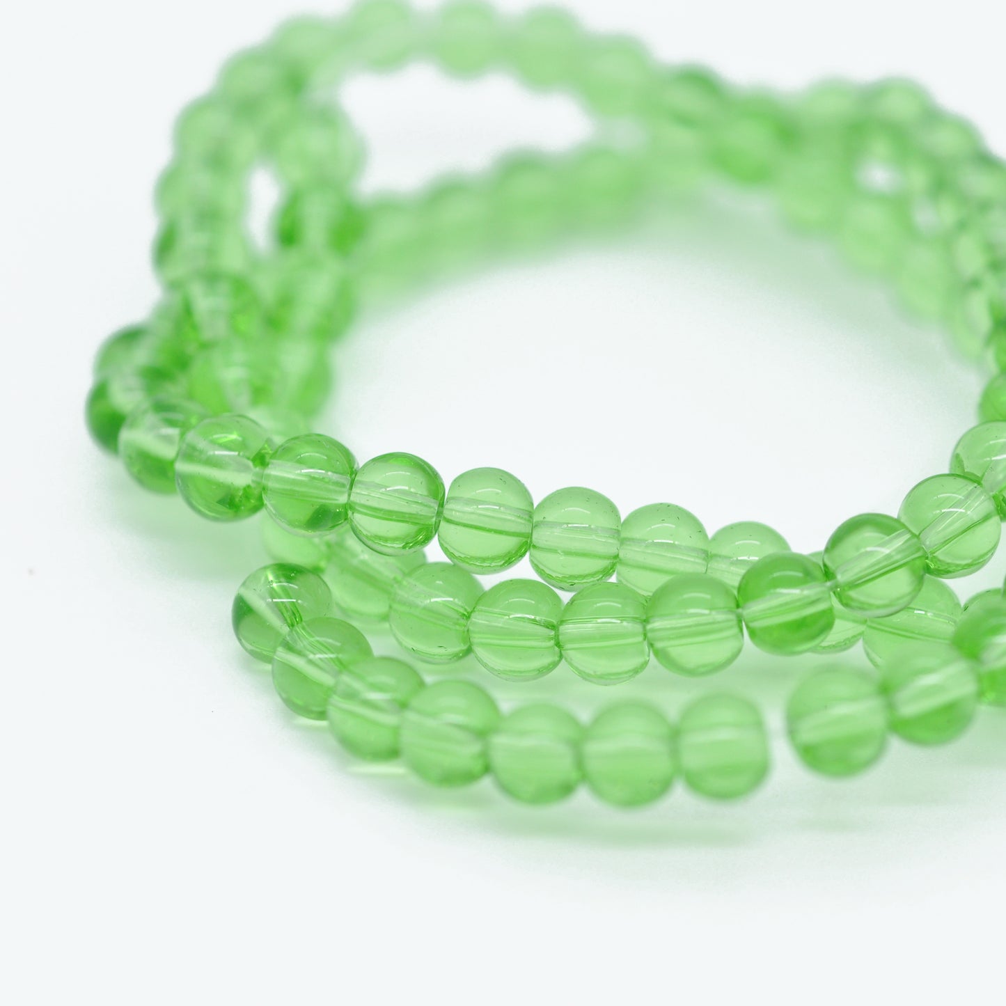 Strand of glass beads / green / Ø 4 mm