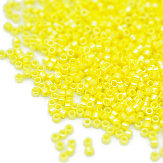 Delica beads yellow opaque AB / 10 g. Ø 1.6mm 11/0 (DB-0160)