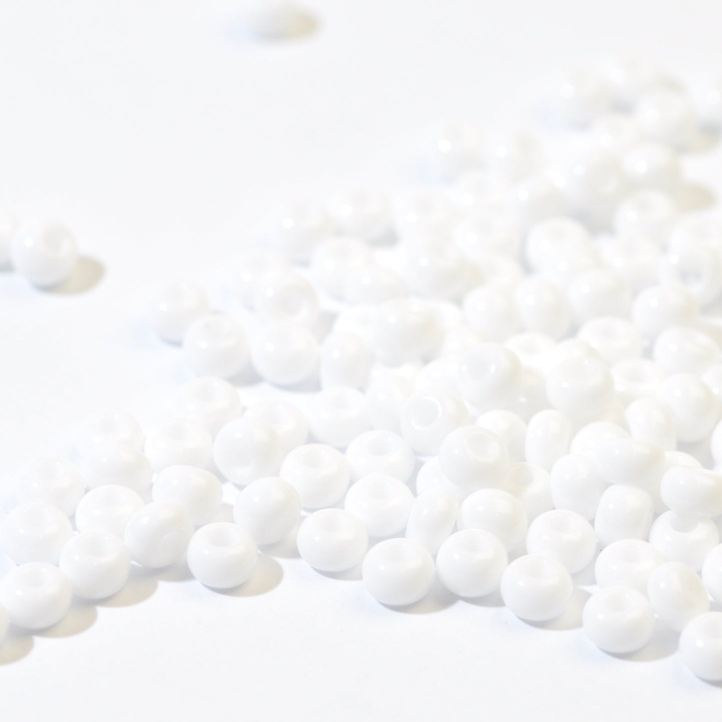 Preciosa Rocailles weiss opak /  Ø 4,5mm (5/0) / 15gr.