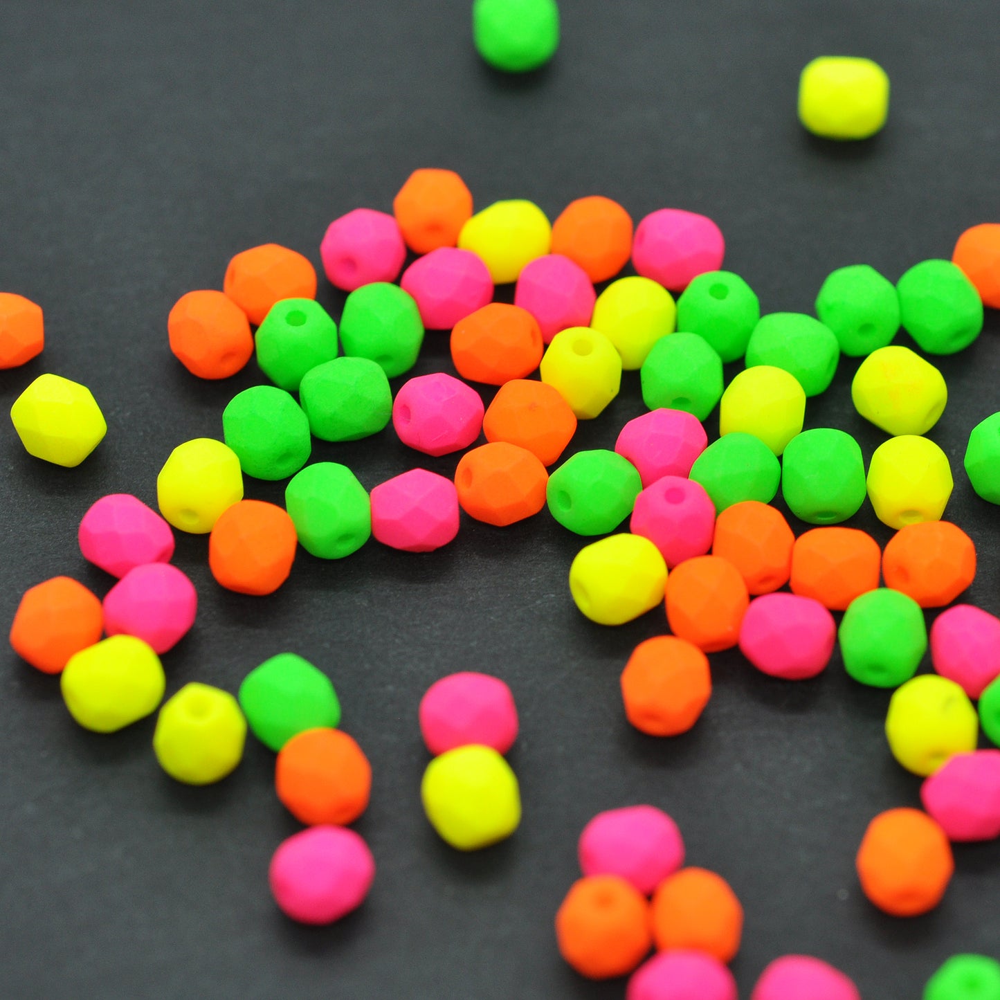 Preciosa ground glass beads / neon MIX / 100 pcs. / 4mm