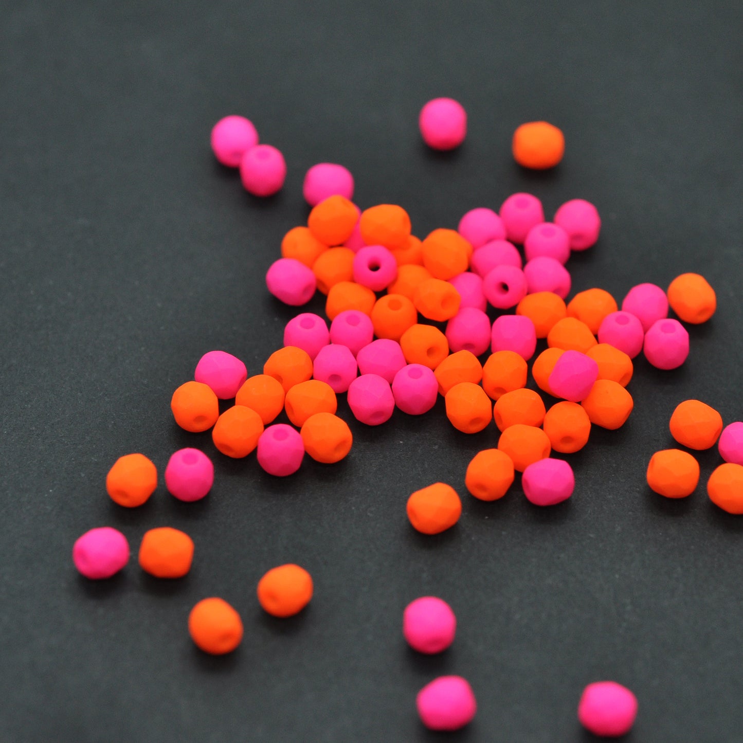 Preciosa ground glass beads / neon pink orange mix / 100 pcs. / 3mm