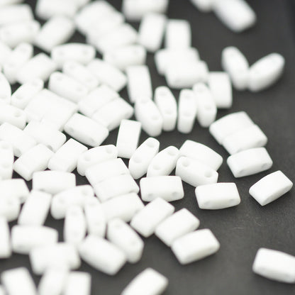Miyuki Half Tila beads / white opaque / 5gr. /HTL0402