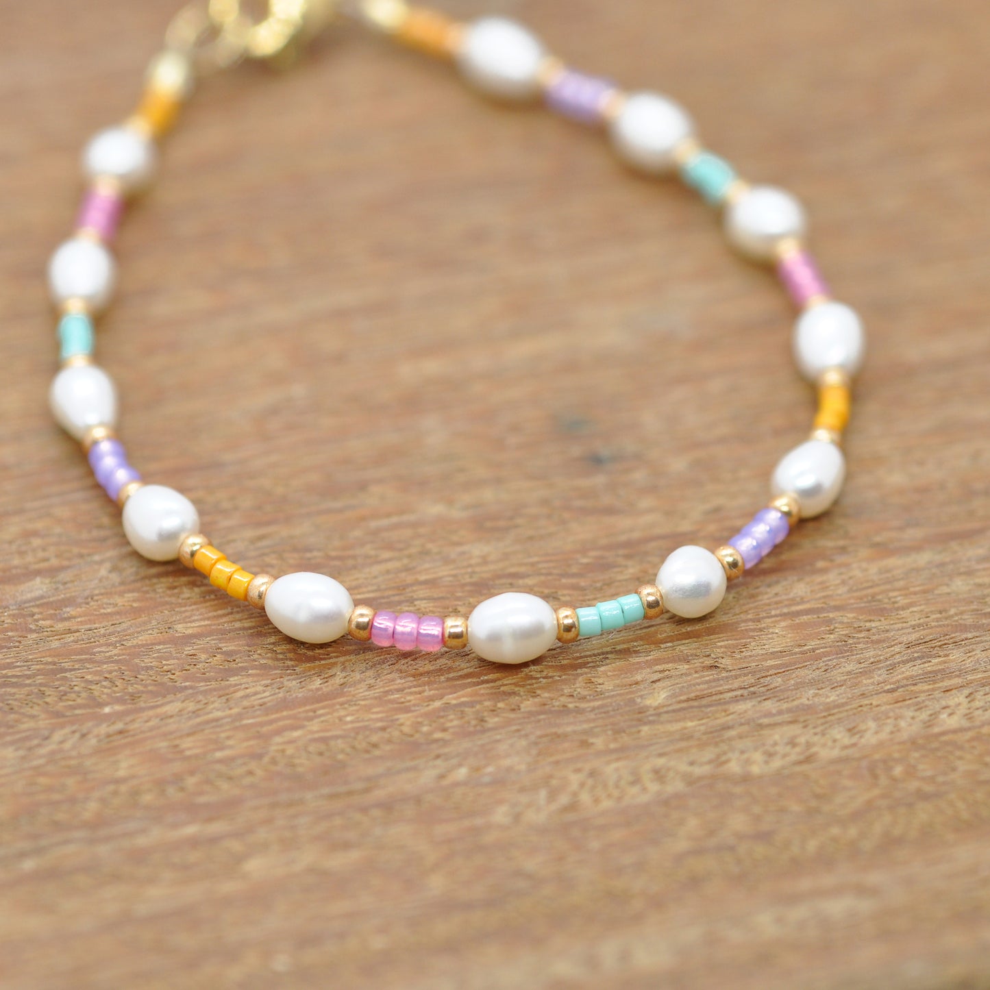 Bracelet / pastel rainbow / freshwater pearl / stainless steel gold plated