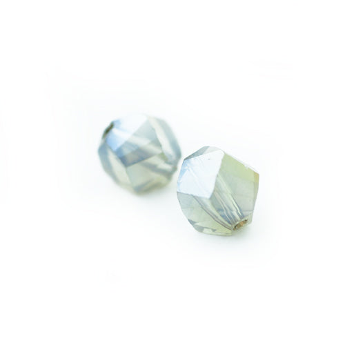 Twisted glass bead olive / Ø 8mm