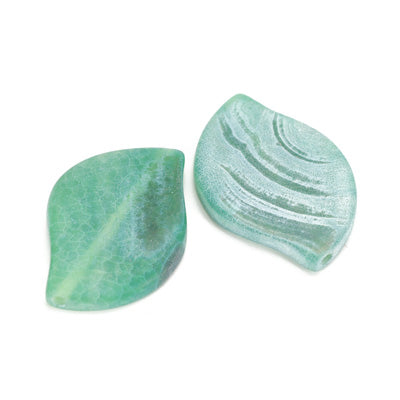 Agate gemstone leaf green matt / 42 mm