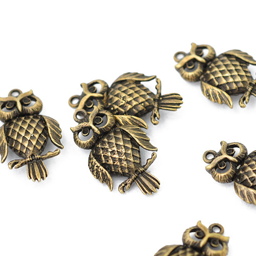 Owl Pendant / brass colored / 24 mm