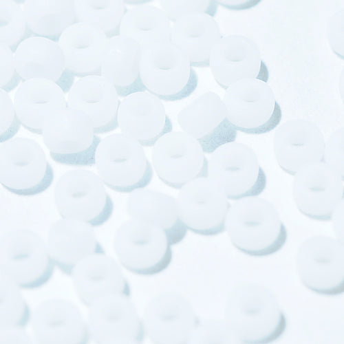 Miyuki Rocailles 11/0 white opaque matt / 15gr. Ø 2mm (0402F) 