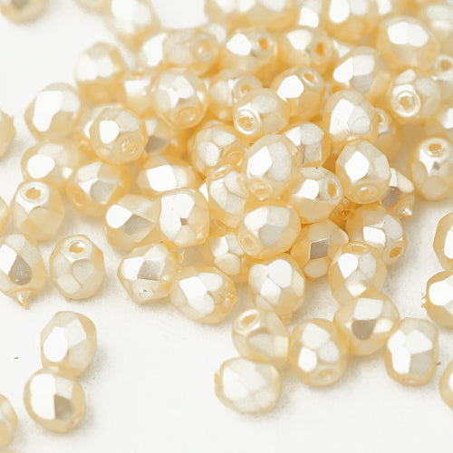 Preciosa ground glass beads cream coated / 100 pcs. / 4mm