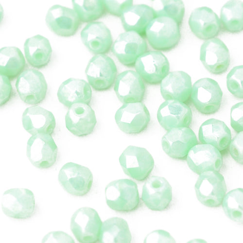 Preciosa glass beads mint green / 100 pcs. / 4mm
