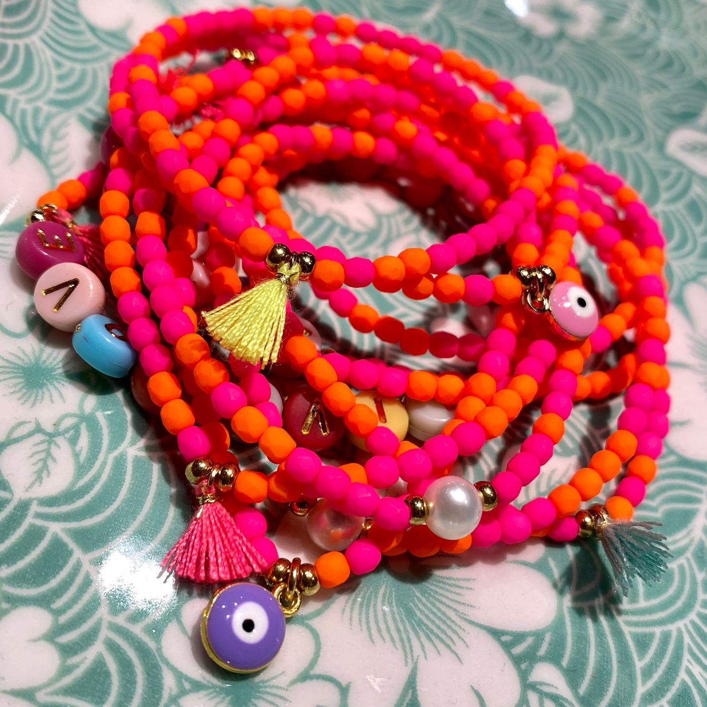 Preciosa ground glass beads / neon pink / 100 pcs. / 3mm
