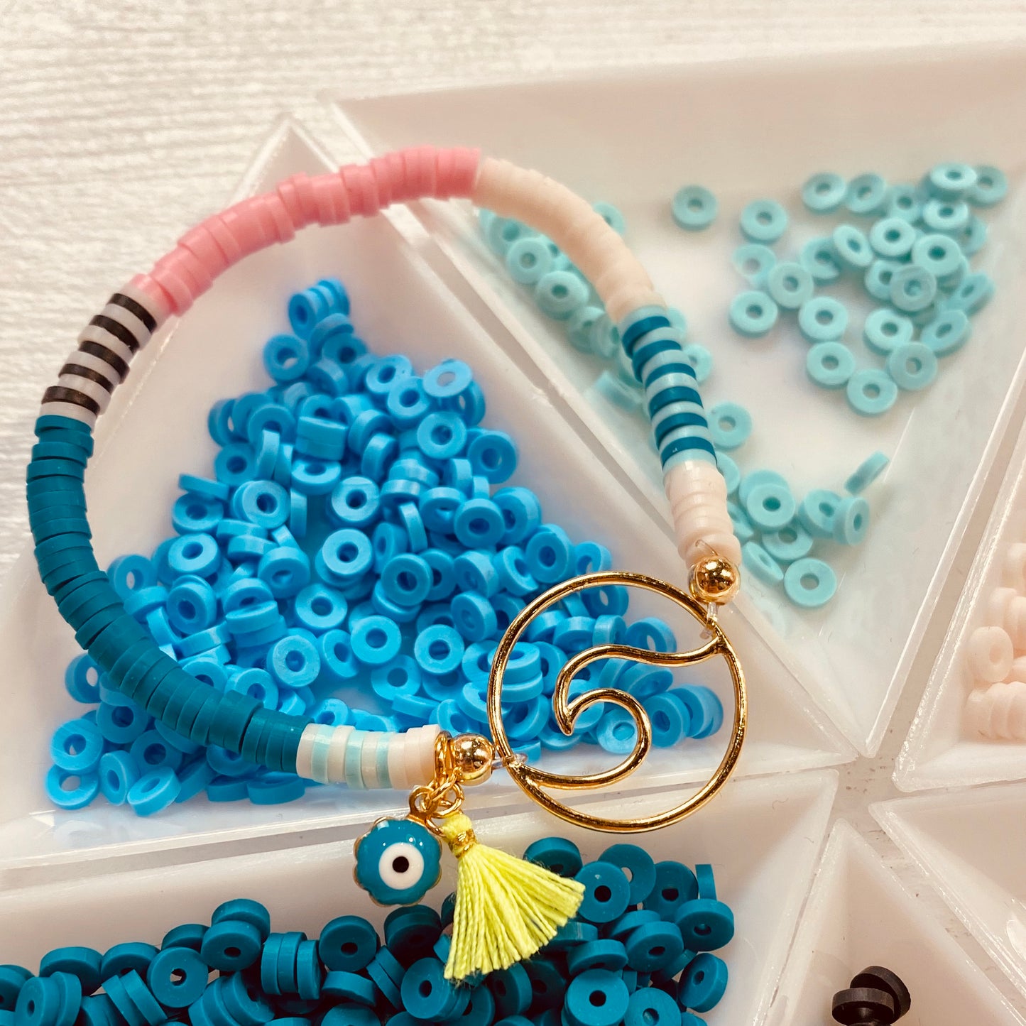 Katsuki beads strand / mint / Ø 4 mm