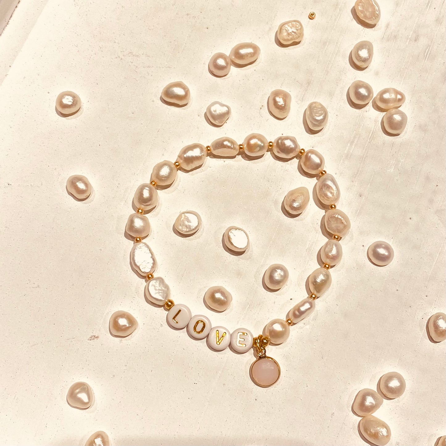 Freshwater pearls white irregular / approx. Ø 6-9 mm