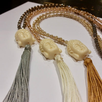 Thai Buddha head / cream / 28 mm