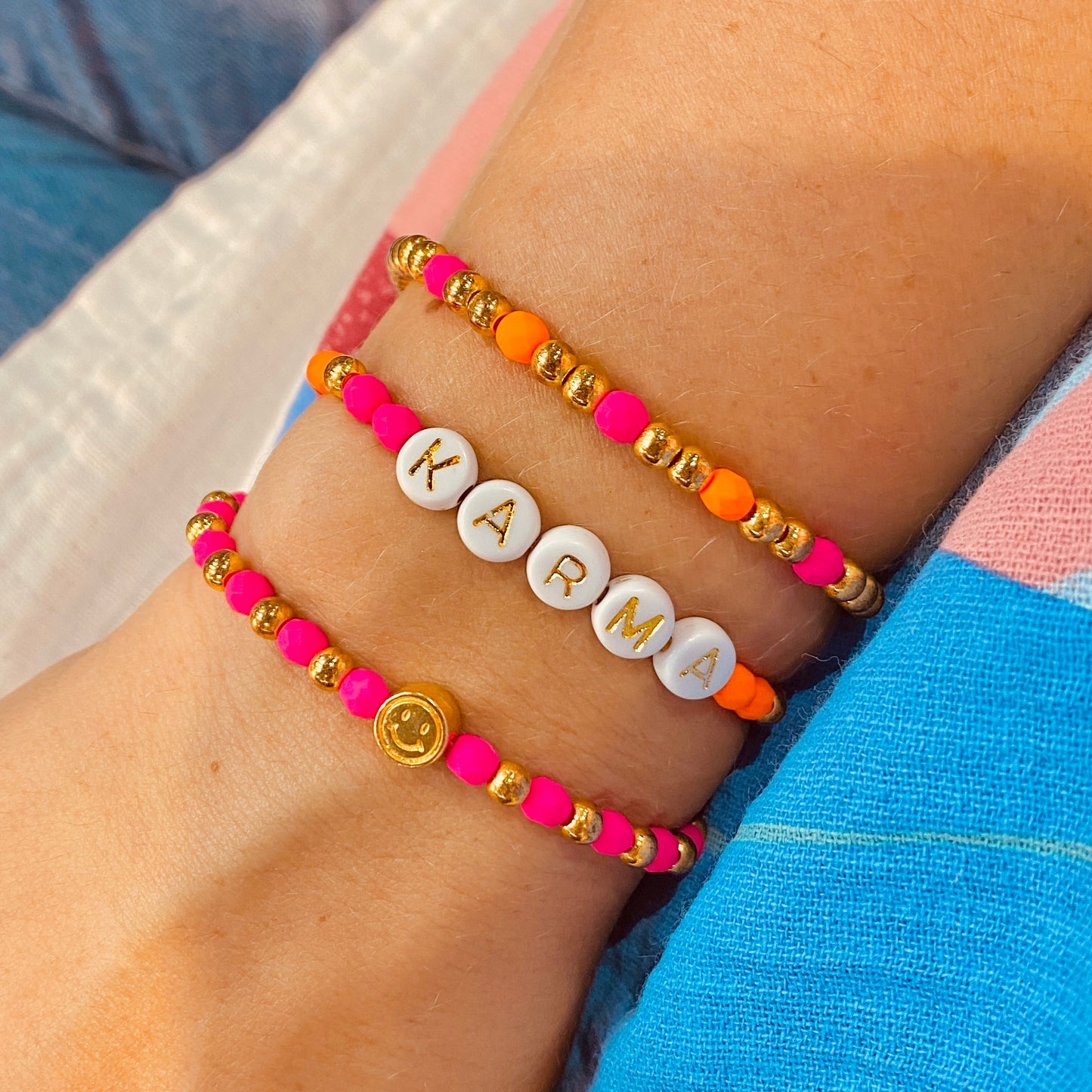 Preciosa ground glass beads / neon pink / 100 pcs. / 3mm